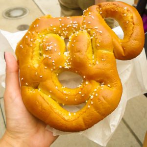 Disney’s Hollywood Studios - o que comer Snacks: Pretzels