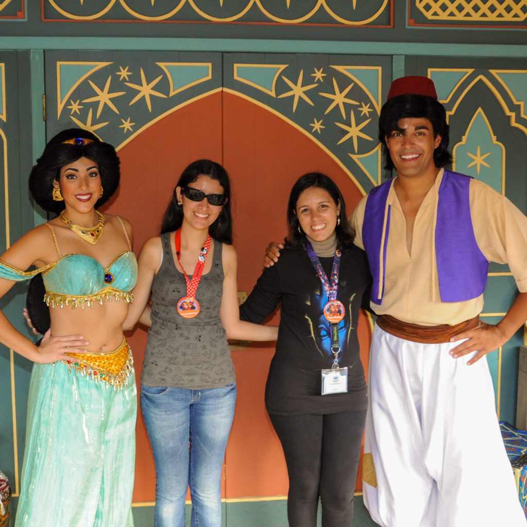 Magic Kingdom - fotos com personagens: Jasminie e Aladdin